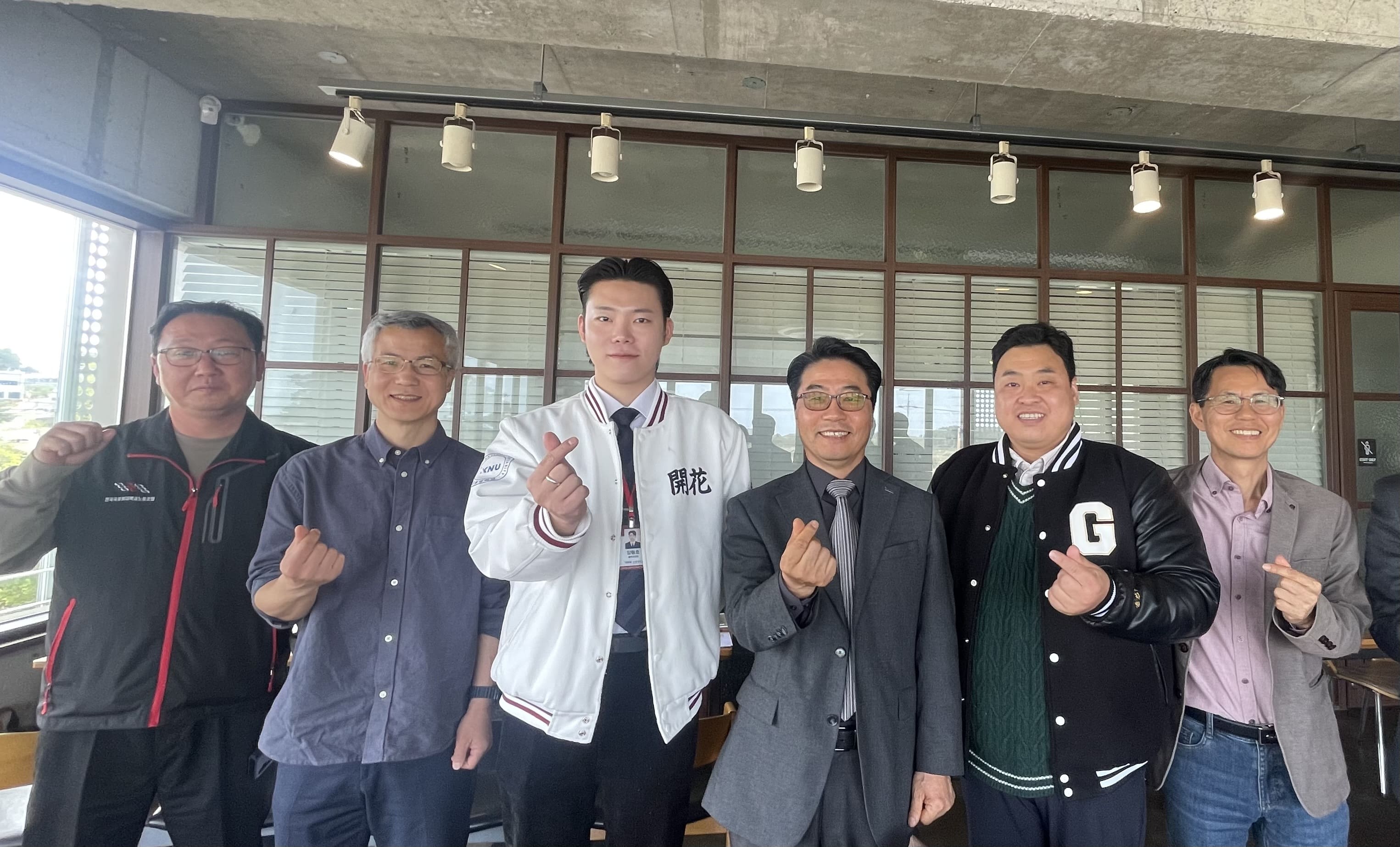 대학평의원회 직능단체단표 회의 1.jpg